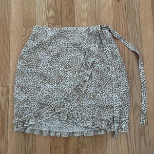 FLOWER MINI SKIRT WITH SLIT
